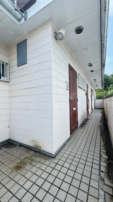 物件外観写真4　(エントランス部分)