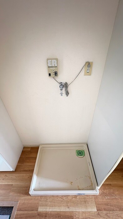 物件内観写真13　(洗濯機置場)