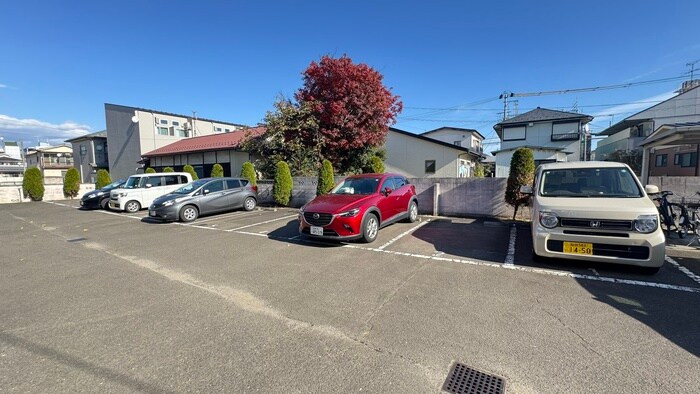 物件外観写真4　(駐車場)