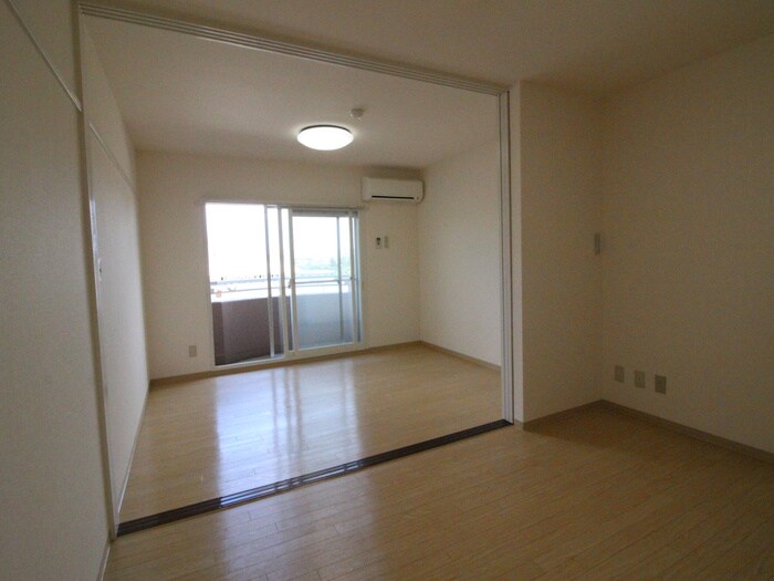 物件内観写真9　(居室)