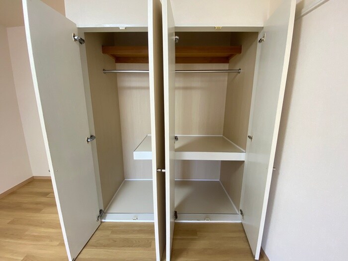 物件内観写真12　(収納)