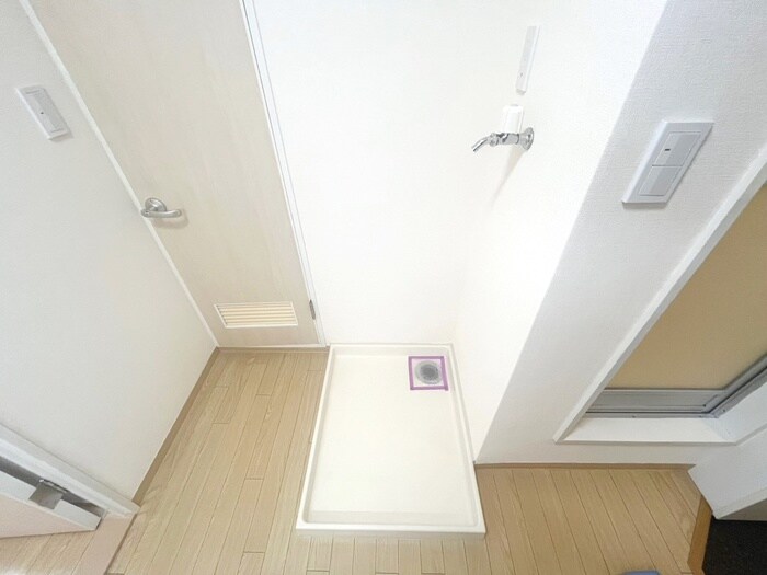 物件内観写真13　(洗濯機置場)