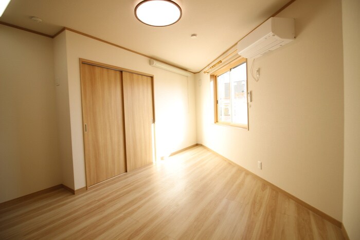 物件内観写真3　(居室)