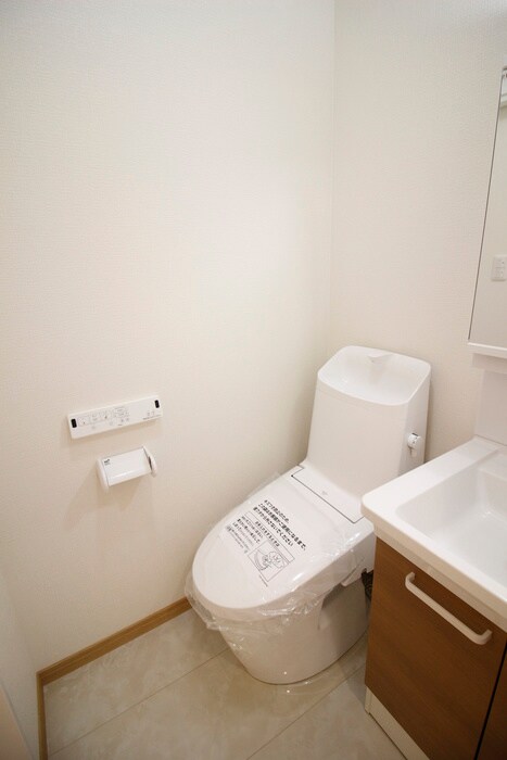 物件内観写真9　(トイレ)