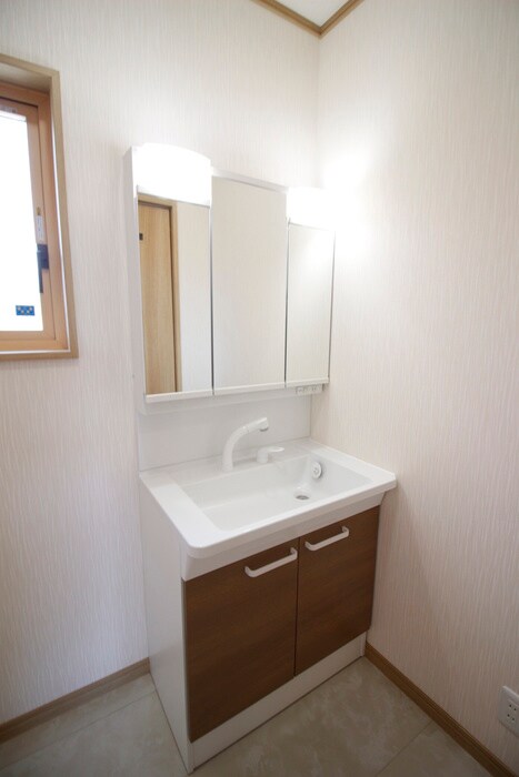 物件内観写真11　(洗面)