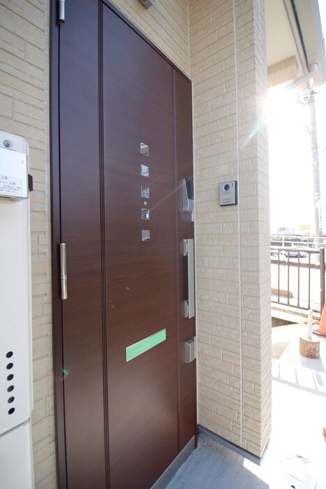 物件内観写真13　(玄関)