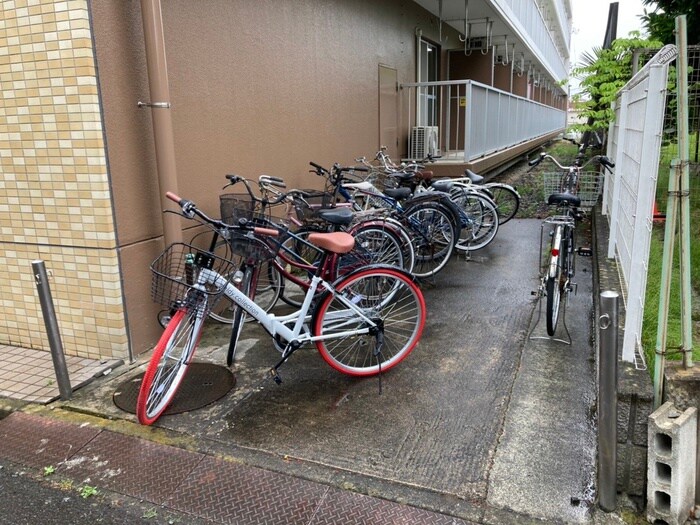 物件外観写真4　(エントランス部分)