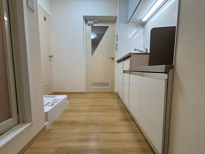 物件内観写真18　(廊下)