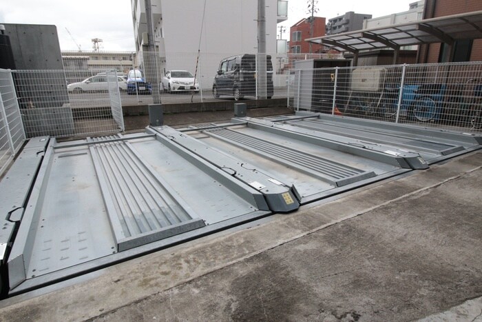 物件外観写真3　(駐車場)