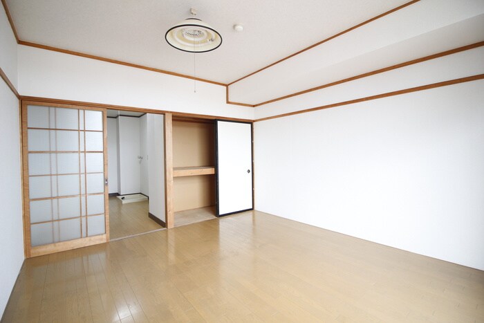 物件内観写真8　(居室)