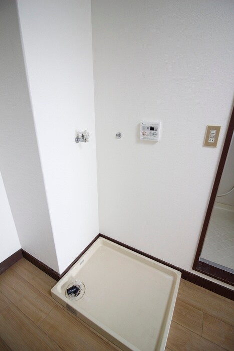 物件内観写真14　(洗濯機置場)