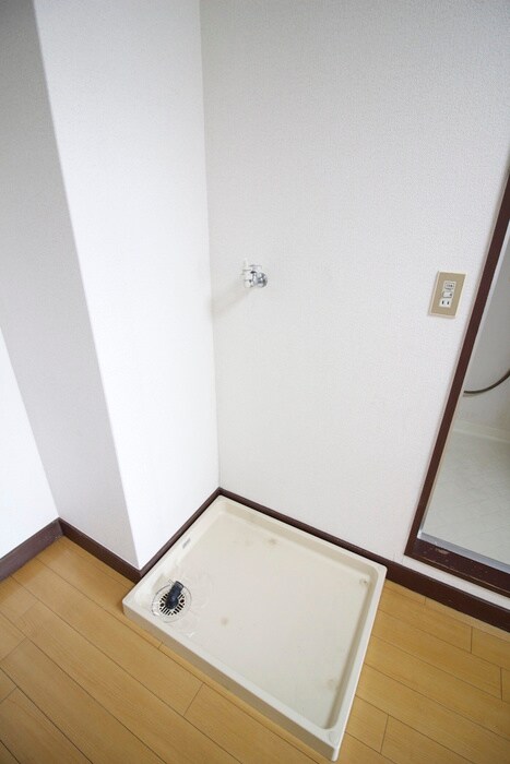 物件内観写真15　(洗濯機置場)