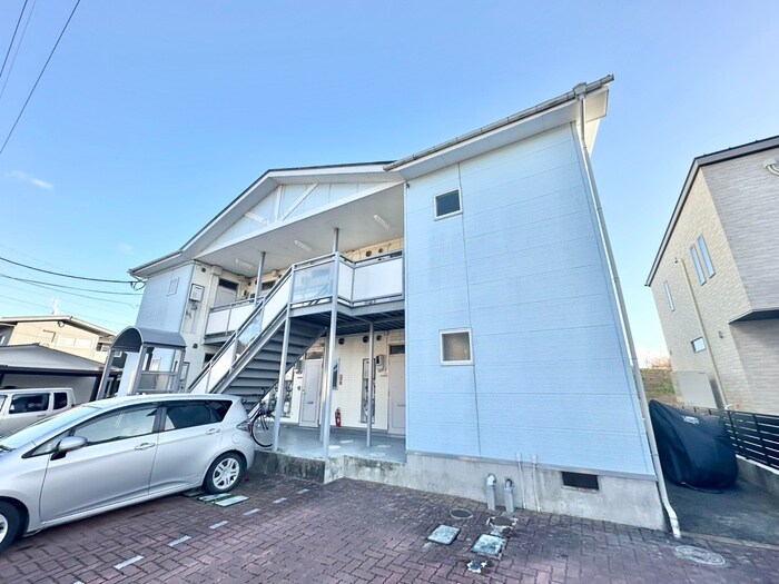 ００１０アパ－トの物件外観写真