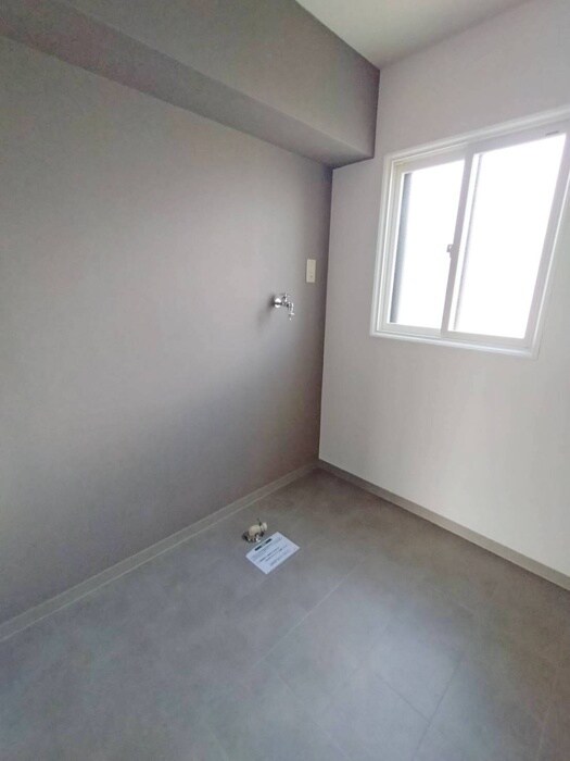 物件内観写真12　(洗濯機置場)