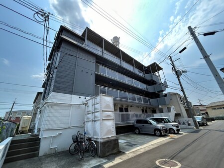 ROOMS外観写真