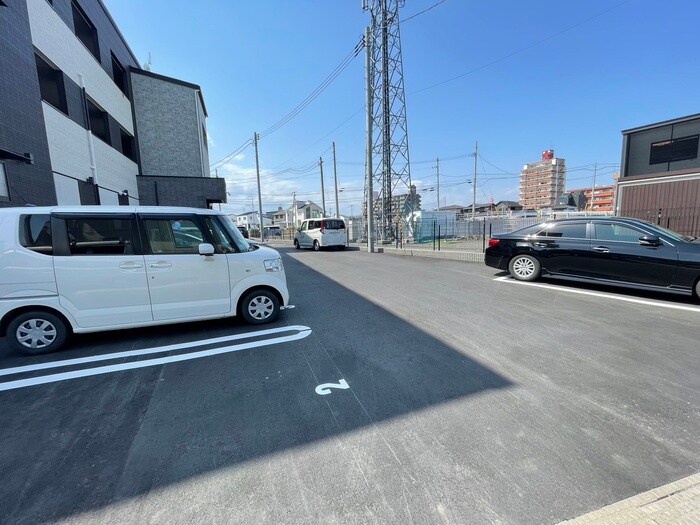 物件外観写真4　(駐車場)