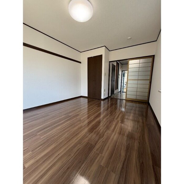 物件内観写真11　(居室)