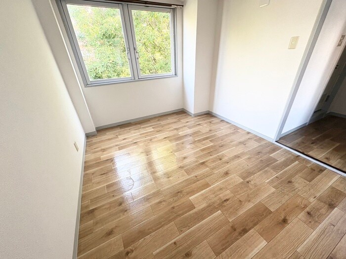 物件内観写真8　(居室)