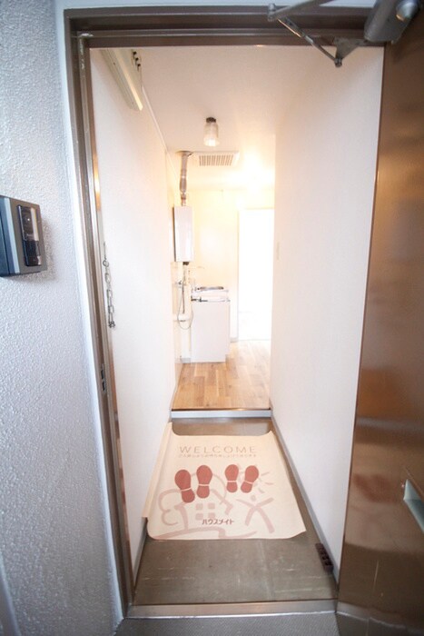 物件内観写真12　(玄関)