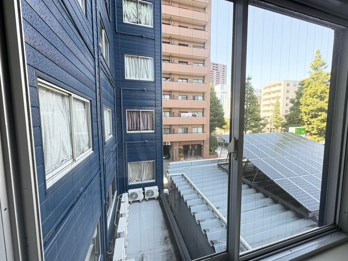 物件内観写真20　(室内からの展望)