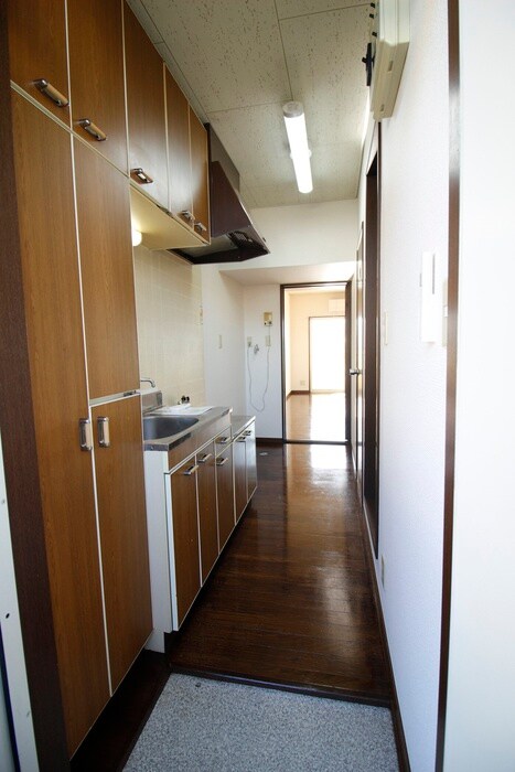 物件内観写真16　(玄関)