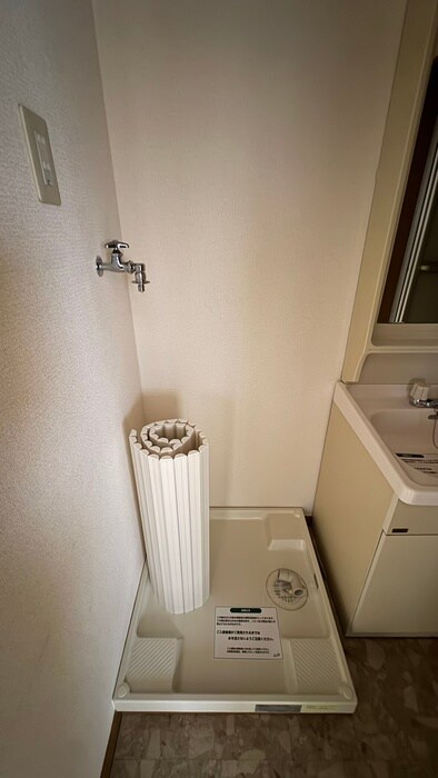 物件内観写真14　(洗濯機置場)