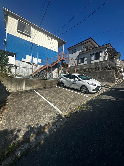 物件外観写真3　(駐車場)