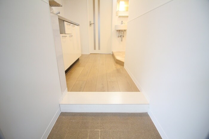 物件内観写真15　(玄関)