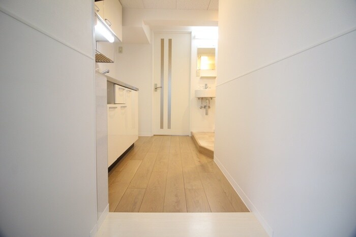 物件内観写真16　(廊下)
