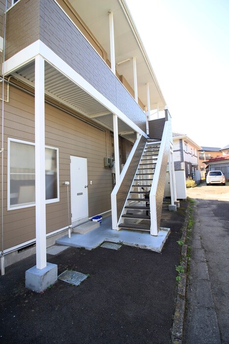 物件外観写真4　(エントランス部分)