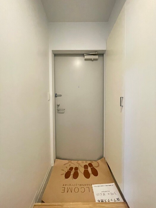 物件内観写真13　(玄関)