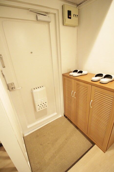 物件内観写真7　(玄関)