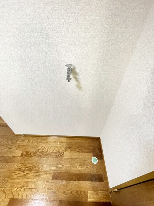 物件内観写真13　(洗濯機置場)