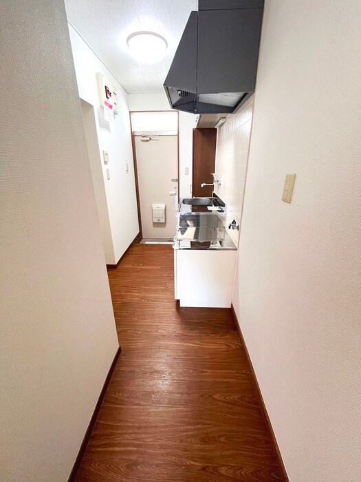 物件内観写真14　(廊下)