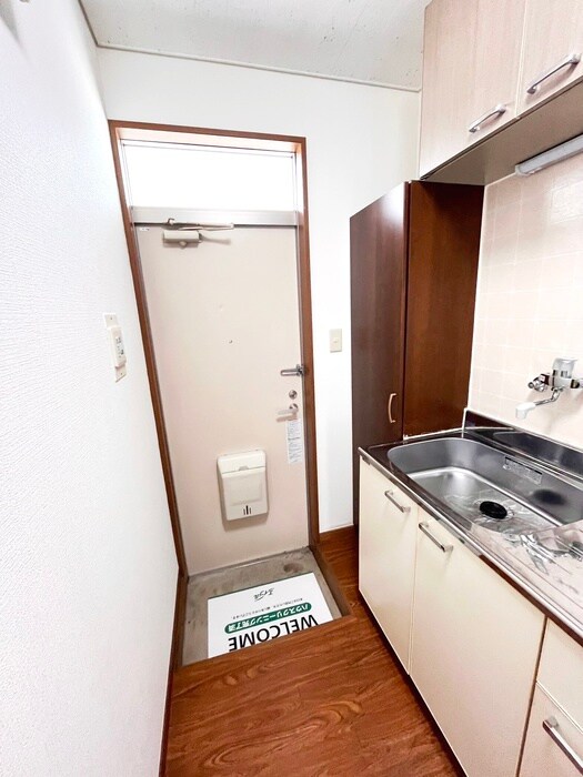 物件内観写真16　(玄関)