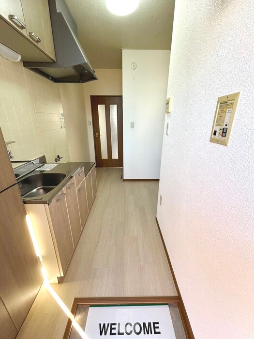 物件内観写真18　(玄関)