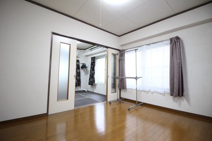 物件内観写真8　(居室)