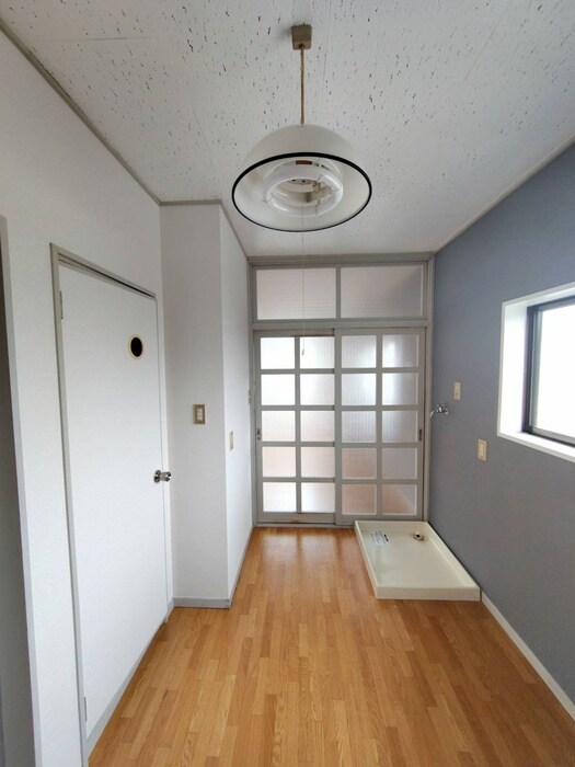 物件内観写真11　(廊下)