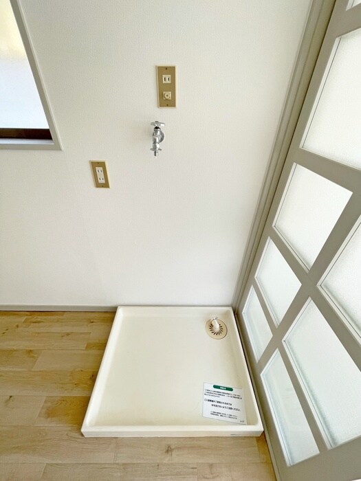 物件内観写真11　(洗濯機置場)