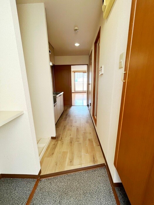 物件内観写真17　(玄関)