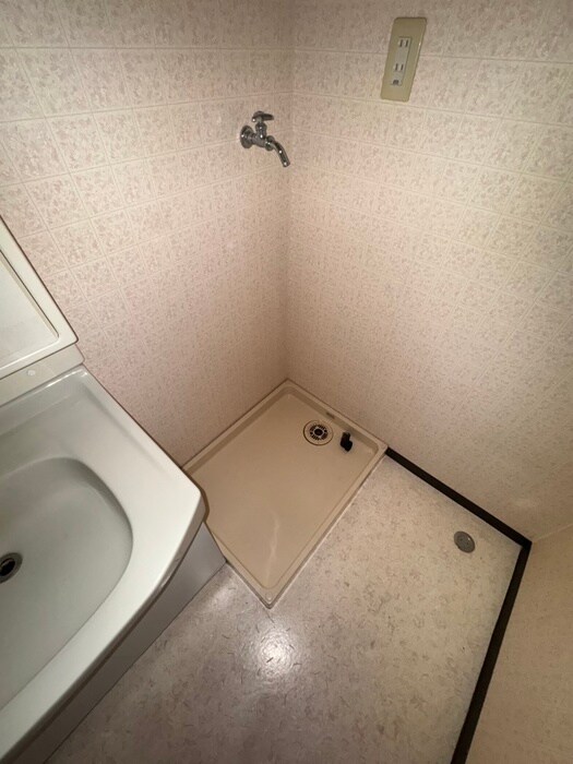 物件内観写真12　(洗濯機置場)