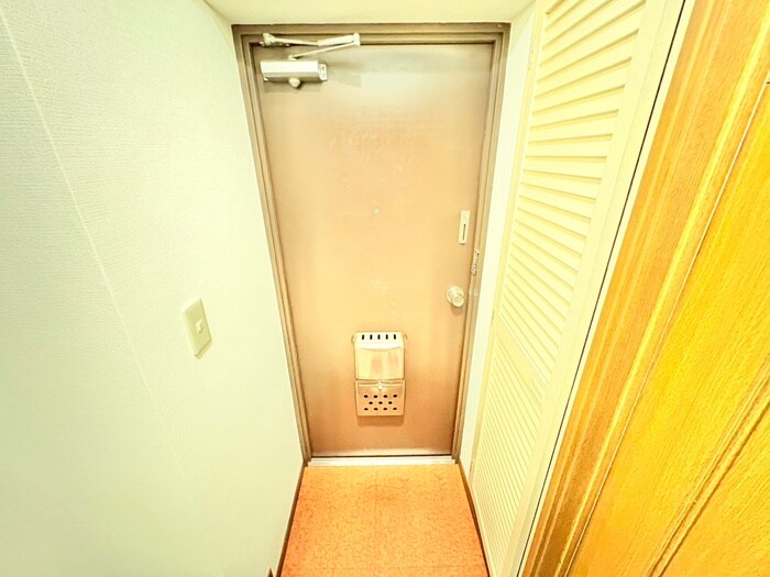 物件内観写真17　(玄関)