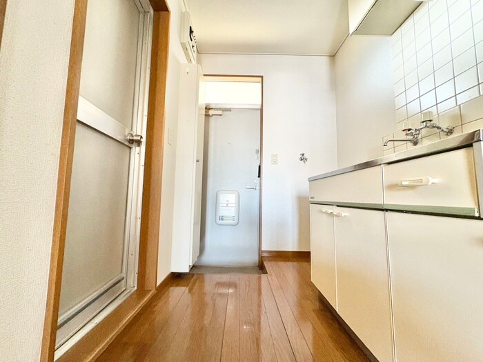 物件内観写真12　(玄関)