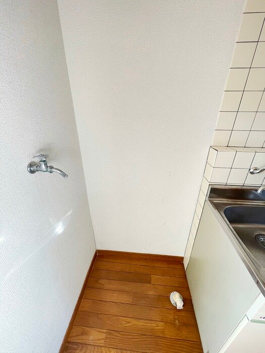 物件内観写真12　(洗濯機置場)