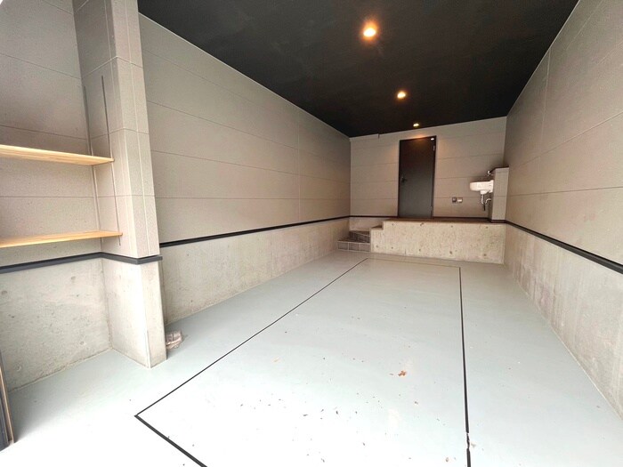 物件外観写真3　(駐車場)