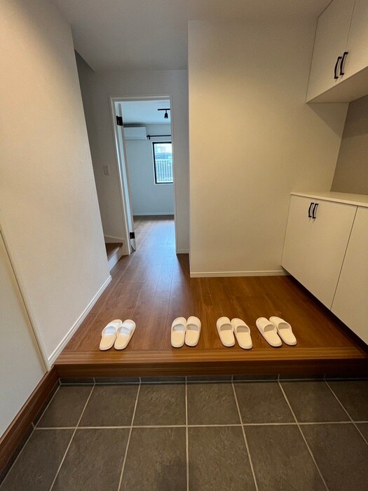 物件内観写真13　(玄関)