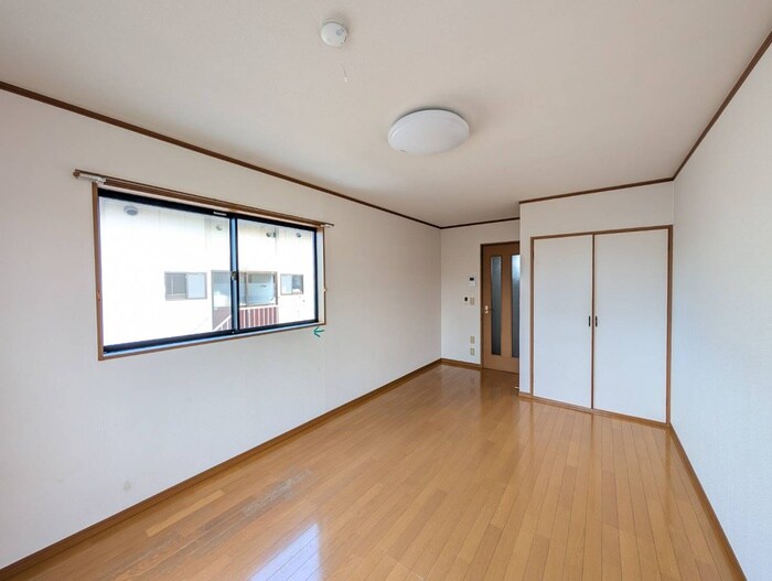 物件内観写真8　(居室)