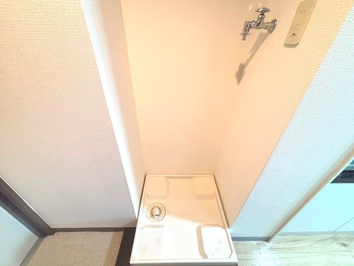 物件内観写真14　(洗濯機置場)