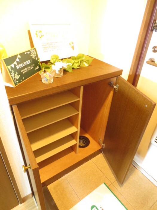 物件内観写真15　(靴箱)