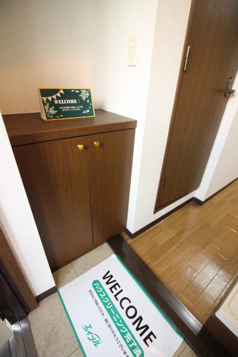 物件内観写真16　(玄関)